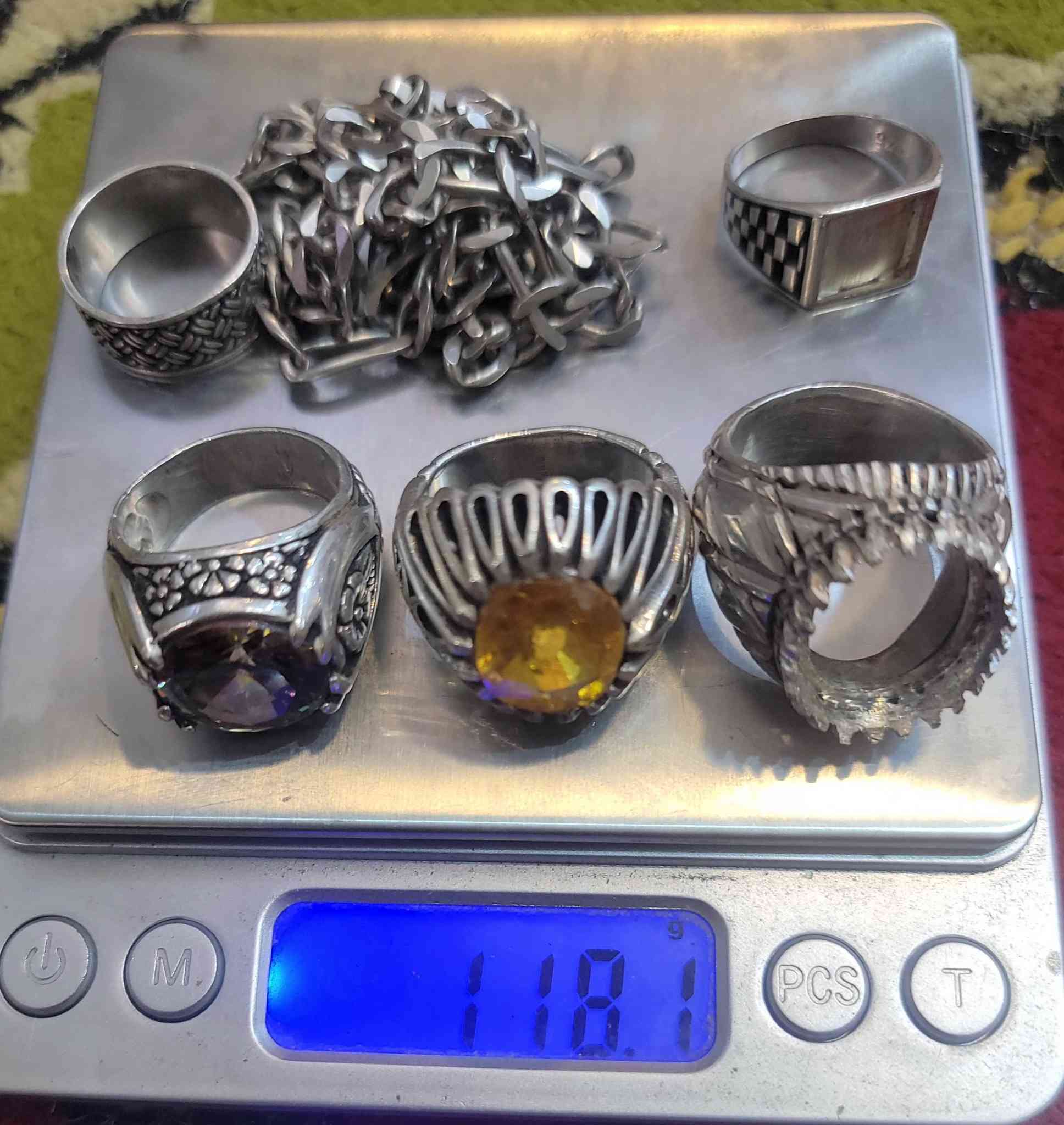 السلام عليكم فضه 925 بوزن 118غرام 
ع 3750الغرام نظيفات 100%مكان بغداد حلقه وزنجيل وقالب خربالي
فقط حجرين موجودات بالقولب وزنهن خفيف الحجر ياقوت اصفر وموزنايت 
المهتم خاص فضلآ


**إذا كنت صاحب هذا الإعلان وتريد حذفه لأي سبب، رجاءا أرسل رسالة إلى الدعم الفني**