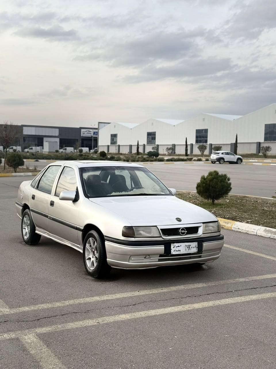 لەسەر ئیزنی ئەدمین ئەم ئۆپڵە بۆ فرۆشتن بە پارەی بێ ئاڕمێک
ناونیشان سلێمانی خەبات
سەیارەکە هی خۆم نیە ماڵی ئامانەتە
گەر مشتەریت تەلەفون بکە 
بە ٢ کەلیمە ئەدەمێ ئەوەش
رەقەمی ساحێبی
***********
***********
27$
مۆدێلی ١٩٩٠
گێر ئادی
مەکینە ٢٠
ئاڕمی پلاستیکی سلێمانی
سلاید
ناو گئچي كامل هه موي مه زبوت
ناو فۆڕمیگا
گێڕو مەکینەی بەشەرتی فەحس
دەعمو لێدراوی نیە
پێشو دوای زۆر جوانە
١ چەمەلەخی تۆزێک رزیوە 
شایەنی باس نیە
٤ تایەو ویلی جوانی لە ژێرە
سعریشی ٢٧ گەلاو مەجالێکی برایانە
سەیارەکە ماڵی ئامانەتە قیستە قەرزو ئاڵو گۆڕم نیە تکایە جوابی کۆمێندو چات نادەمەوە گەر مشتەریت تێل بکە بە ٢ کەلیمە ئەدەمێ
لە سلێمانیم
***********
***********
