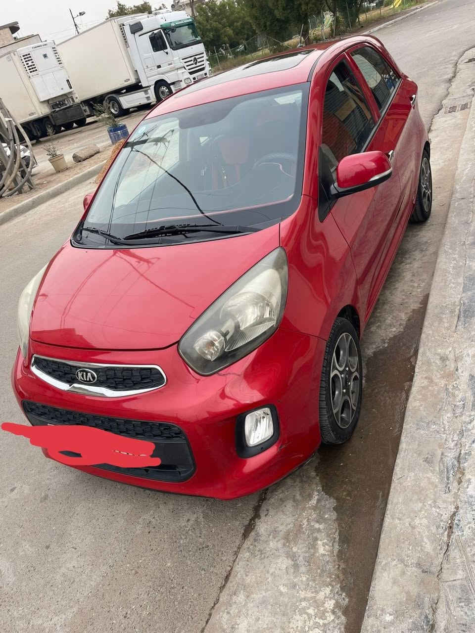 سلام عليكم 
كيا بيكانتو موديل ٢٠١٦ رقم بغداد 
فول مواصفات فتحه بصمه (تشغيل وابواب )
حساس خلفي بلادي كامره مري جانبيه كهربائيه  كير ومحرك مكفولات
السياره مكفوله من الصبغ ماشيه ٦٤ الف
بيه ملاحظات بالصدر بسيطه  السياره كامله شرط الفحص مكان السياره بغداد / البنوك *********** 
السعر ١٠٥ $ بغداد, العراق
