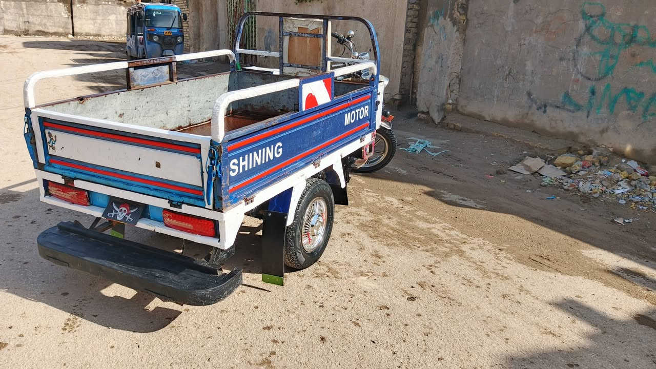 ستوتة للبيع
مكاني بلحمزة الغربي 
موديل 14 مكينة 18 جديدة
اوراق أصولي 
شاصي مكفول 
اكسن مكفول 
دبلات شغالة 
كهربائيات شغالة 
بدي بلادي 
تخم تاير بسلفون بيها 

سعرها 900

***********
