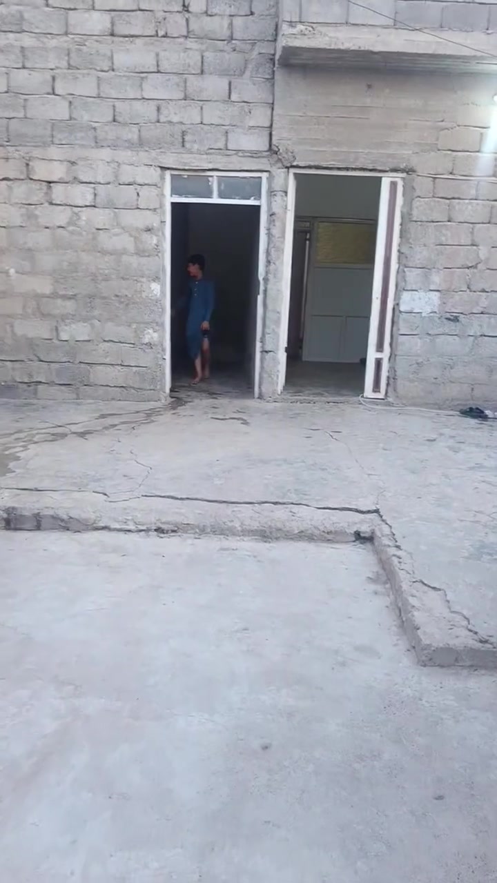 بيت للبيع العنوان رجم حديد نواب ضباط الدار ارض بيضاء مي وكهرب فول التبليط يبعد عنو 100 متر باقي التفاصيل الاتصال على الرقم ***********@
