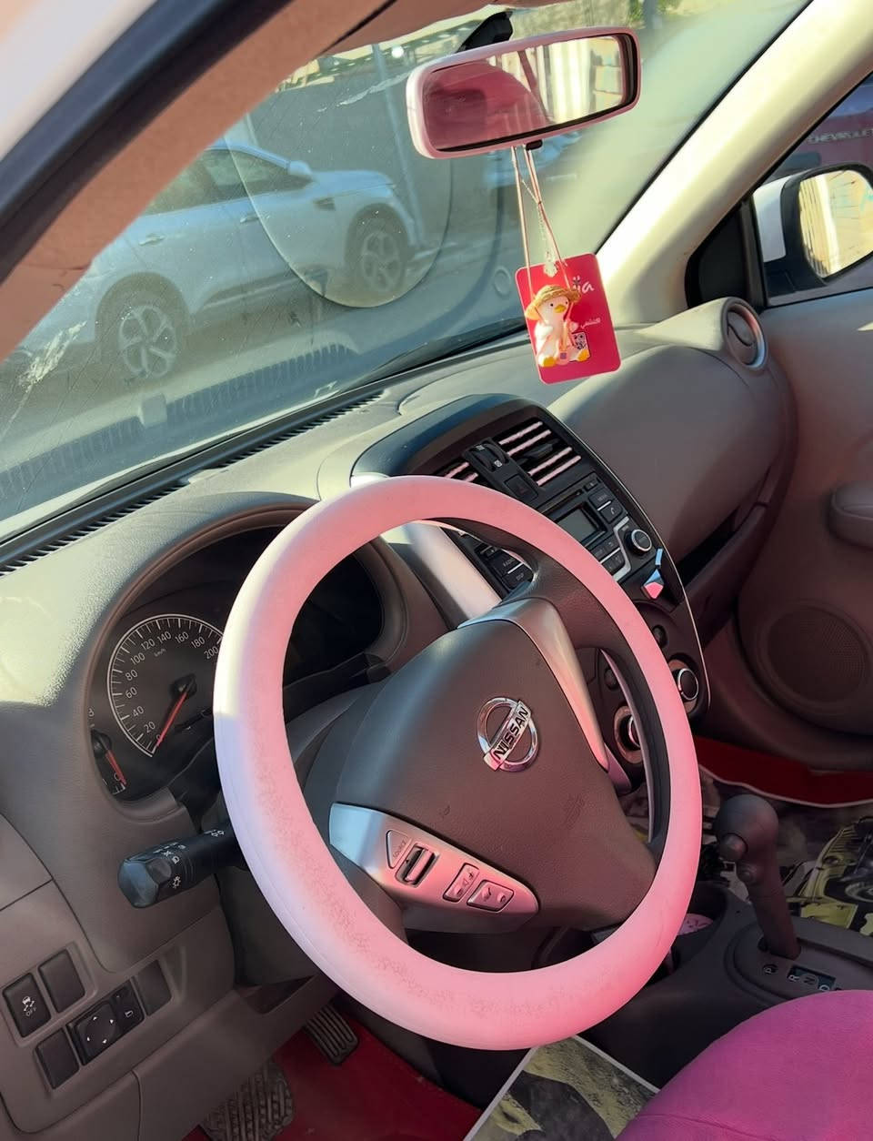 نيسان صني  ٢٠٢٠
مرقمة بغداد-خليجي 
مكينة نظيفة 
بيها حالوب بسيط 
ما بيها قطع مصبوغة 
شخوط بسيطة  
ماشية 55000 
للاستفسار التواصل واتساب 
***********
