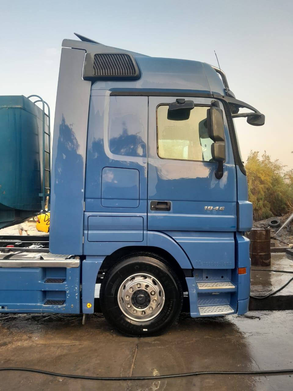 اكتروس للبيع موديل ٢٠٠٣ رقم سليمانيه تحويل باسم المشتري كامل الموصفات تبريد خزن حجم ١٨، ٤٦ هاتف ***********
