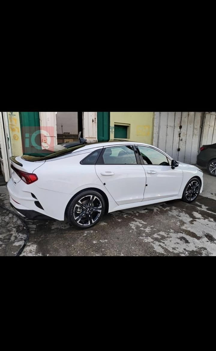 السلام عليكم 
K5 كيا موديل :2021 🔥
اللوان :ابيض 

سعر : 185 
حجم المحرك : 1600
سياره كامله و جاهزه دينار مصرف مابيها ✅
ملاحظة السيارة : فقط جملغ الامامي و وربع بوند صبغ بدون دواخل 100% وموضح في الصوره

ارباگ بلادي

المواصفات : gt line
‌‎بصمة ابواب 
‌‎بصمة تشغيل 
تشغيل عن بعد : Remote Start
‌‎شاشة كبير‏
اوتو هولد :    Auto Hold
اوتو ستارات : Auto Stard 
رادار امامي (تحديد مسار)
‌‎رادار جانبي (نقاط عمياء)
‌‎رادار خلفي (التحذير من الاصطدام)
‌‎حساسات امامي
‌‎حساسات جانبي 
‌‎حساسات خلفي 
نظام : Eco
نظام : Normal
نظام : Sport
تحكيم ستيرين
ستيرين هيتر
كشنات كهربائي 
كشنات هيتر
تبريد لمس
تبريد مركزي
لايتات ليد وعدسة زينون 
بكلايتات LED

وبعد هواية مواصفات…

‌‎تفاصيل اكثر الاتصال علی ارقام التاليه 
***********
‏ WhatsApp 

عنوان📍الموصل
