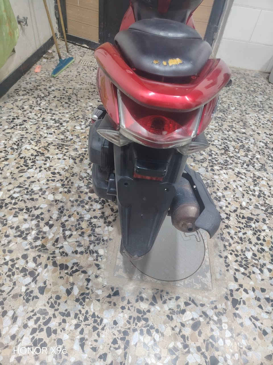 السلام عليكم للبيع دراجه pcxجيل اول  ياباني 
الاصلي دراجه جديده مال جناي
الاصلي دراجه كامله أستان كهربائي دراجه جديده الدراجه مكينه لوك برغي ممفتوح بيهه شلعا معدل خير من اللّٰه دراجه تكول جديده بمعنئ الكلمه واحلا من الصور دراجة مكينه مكفوله اي نقص مابيه
السعر مليون و300 وبيه مجال ***********
