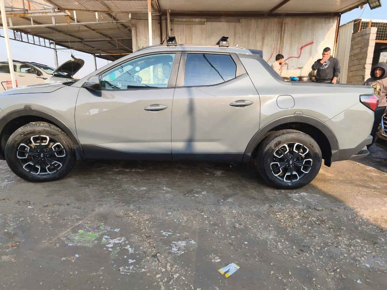 سنتارا كروز 23  للبيع او مراوس
 فول مواصفات لون سمنتي
رادرات توقف ذاتي 
كشن كهرباء 
تدفئه بالكشنات
تحديد مسار 
شحن لاسلكي 
بلاتوث  
وكثير من المواصفات 
حادثها فقط تبديل بنيد
السعر المطلوب 215
للاستفسار ***********
