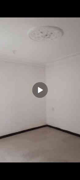 دار للبيع او مراوس
مساحة    300  متر
واجهة      12   متر 

طابقين بناء حديث 
7 غرف نوم و صالة كبيرة و صحيات و منور و كراج سيارة 

جكوك  .. مقابل الضغط .. مع تشجير 300  متر

 للاستفسار التواصل مع

ليث الحمداني للوساطة العقارية 

عندك دار او قطعة ارض وتريد اتبيعها او تشتري مستعدون لتسهيل امر البيع او الشراء

لا نتعامل مع وكيل عملنا مع صاحب العلاقة مباشر

  🏠___ عنوان المكتب ___🏠

الكاظمية.. ساحة عبد المحسن .. فرع مطعم المختار

***********    وتساب
***********    وتساب
