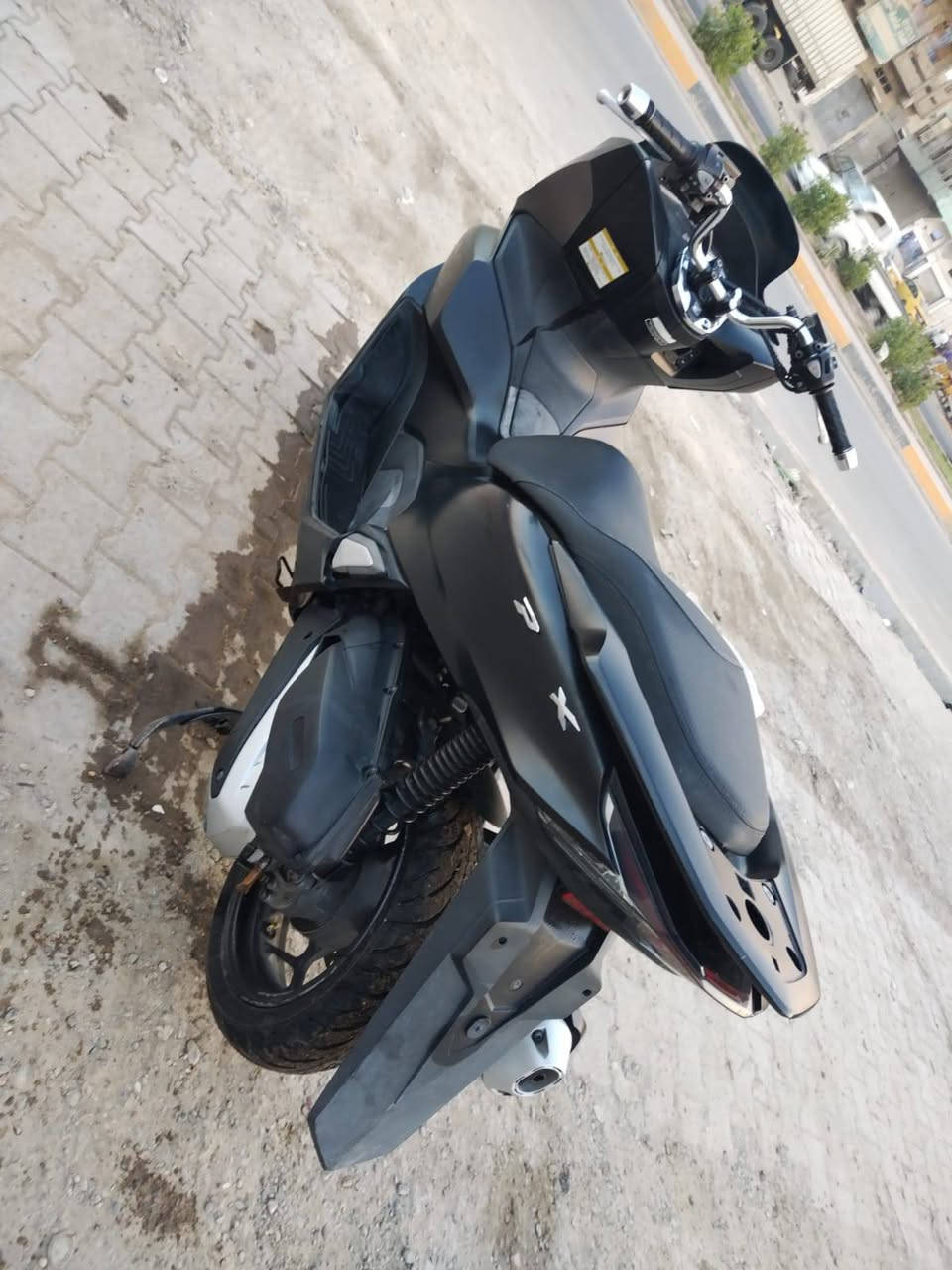 سلام وعليكم دراجه بي سي إكس جيل 4 البيع سعرها 17 وبيها مجال بسيط  درجه لون اسود درجه نضيفه مامشيه  مكاني بغداد مدينة  الصدر ***********
