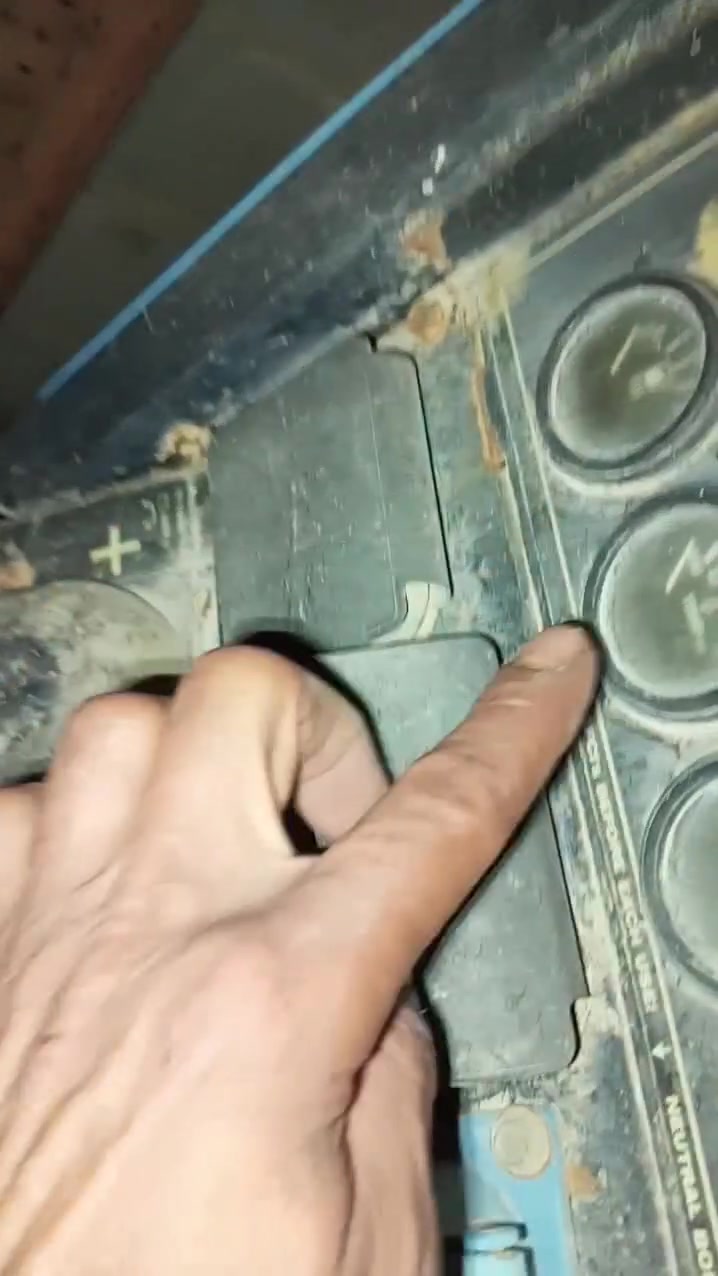 اخوان مولده لحين كهرباء 50 امبير جديده بالكرتون السعر يراسلني خاص مكاني بصره الزبير 
***********
