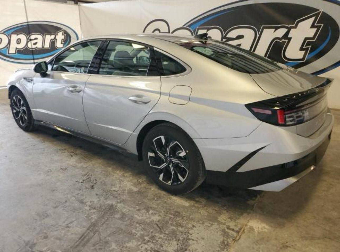 السلام عليكم
سوناتا موديل 2025 

ماشيه 7000k
 
 
بدون ارباك بدون داخل 

بدون رقم 

شاشة متصل 

 اتو ستوب 

اتو بريد 

هندبريك بصمه 

ترحيب عن بعد

تشغيل عن بعد

صندوق ذكي 

مانع انزلاق 

3 مود دريفت

اتوهولد

رادار360

لدأ امامي وخلفي

محرك 2500 سي سي

كبير 8 نمر 

مكان السيارة عماره
 
السعر 205

قابل للتفاوض بشي قليل***********
