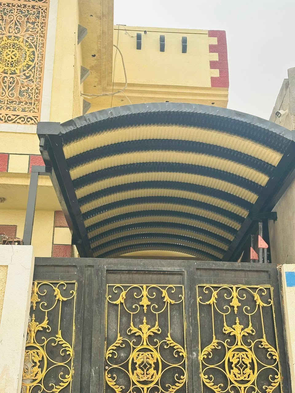 تعبت من الشمس والحر؟  نشتغل ألك  أحسن مظلة كيسبان بأعلى جودة وأقوى متانة:
🏗️ حديد ثقيل: سمك 2 ملم لثبات وأمان دائم.
🛡️ كيسبان أصلي: سمك 0.5 ملم لعزل مثالي ومقاومة للظروف الجوية.سعر المتر 28 الف
🎨 ألوان مميزة: متوفرة بألوان مختلفة تناسب ذوقك وتصميم بيتك.
⏱️ سرعة واحترافية: كادرنا المختص ينجز العمل بالكامل خلال ساعات قليلة وبدون فوضى!
📞 احجز مظلتك الآن واحمِ سيارتك وبيتك:

#اذا ناوي تشتغل ومقرر اتصل بينا 
📞اتصل اتصل 
(***********)  وتساب متوفر      📍البصرة
