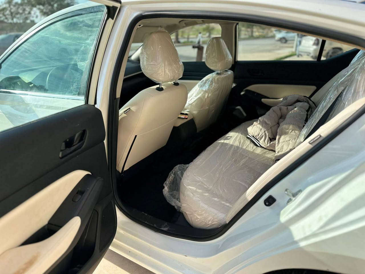 للبيع التيما S
***********
سعر كلش مناسب 144 بيها مجال بسيط
موديل 2024 
الون ابيض
تحكم ستيرن 
تثبيت سرعه 
كاميرا خلفي 
رادار امامي جانبي خلفي 
 
ماشيه 64 
حجر بلادي 
رادار بلادي 
صدر امامي خلفي شركة 
تايرات جديد شركة 
ولا كلوب مشتغل بدشبول 
حادثها جاملغ بونيد سونار مع رقم الشاصي موجود بصور 1N4BL4BV2RN368850
السياره تترقم شمالي سليمانيه اربيل دهوك 
مكان السياره ديالى خانقين + كلار خناقين, ديالى
