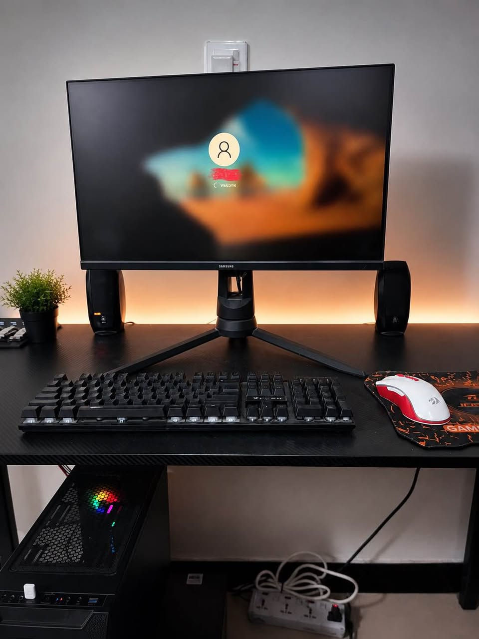 🔥 Gaming Setup كامل للبيع 🔥

✨ الجهاز غير مستخدم فعليًا وحالته ممتازة جدًا (شبه جديد) ✨

💻 المواصفات:

✅ Intel Core i5-10400F (6 Cores / 12 Threads)
✅ NVIDIA GeForce GTX 1650 4GB
✅ RAM 16GB DDR4
✅ SSD 128GB
✅ HDD 1TB
✅ Windows 10 Pro 64-bit

🖥️ شاشة Samsung
⌨️ كيبورد Gaming
🖱️ ماوس Gaming
🪑 كرسي GALAX Gaming
🖤 طاولة Gaming
🔋 UPS (بطارية احتياطية) مشمول مع البيع
🌈 كيس RGB بإضاءة وتبريد ممتاز

🎮 مناسب للألعاب والبرامج المختلفة مثل:
Valorant - CS2 - PUBG - Fortnite - GTA V - EA FC

📌 البيع يشمل الجهاز كامل مع الشاشة والطاولة والكرسي والكيبورد والماوس والـ UPS.
📌 الجهاز نظيف جدًا وجاهز للاستخدام مباشرة.

💰 السعر: 800000 دينار عراقي

📩 للاستفسار أو الشراء التواصل على ا بغداد, العراق


**إذا كنت صاحب هذا الإعلان وتريد حذفه لأي سبب، رجاءا أرسل رسالة إلى الدعم الفني**