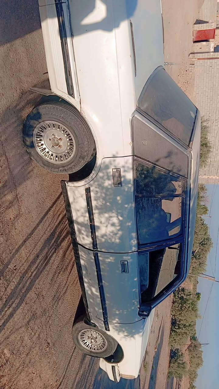 سلام عليكم للبيع سوبر موديل ٩٥ مكينه وكير اثنين اونص حداديه تخم تاير كرهباىي كله جاهزه رقم نجف  سعر ٢٠ عنوان ناصريه شطره تواصل مع رقم ***********
