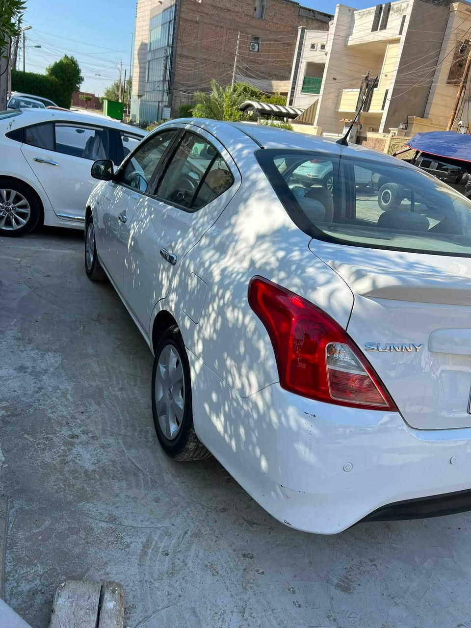 السلام عليكم
نيسان سني موديل.    2022
هندي الاصلي بليته زركه
ماشية 80 الف
السياره جديدة وأستعمال مال بيت 
صبغ دعاميات ودوسه صفحه اليمنه 
السعر 102 $  وبيها مجال 

للستفسار  ***********
أتصل وبيك خير وادلل غير متواجد بلفيس 
📍 مكاني بغداد/ العامريه
