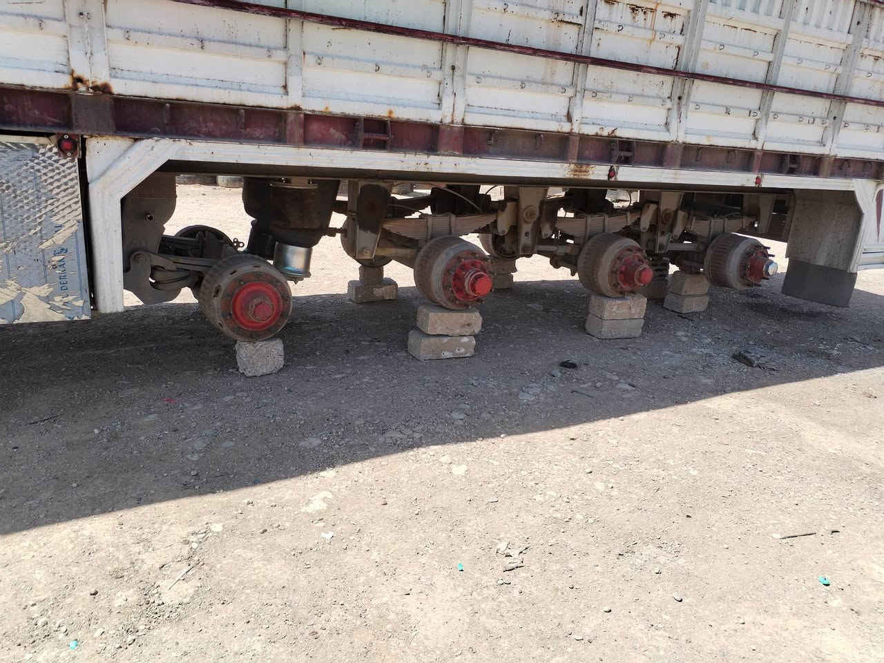 عربانه للبيع اربع دنكير صيني واحد رفاع العنوان حي المامون السعر  وا ستفسار انتصل على هذا الرقم *********** الموصل
