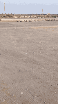 السلام عليكم بيت لبيع على الشارع الرئيسي بين رفاعي والنصر الواجهيه 12والنزال 94 يحتوي على غرفتين 6في 4وهول10في 4 ومطبخ 5في 4واستقبال 7في 4 وكلشي متوفر رقم ***********
