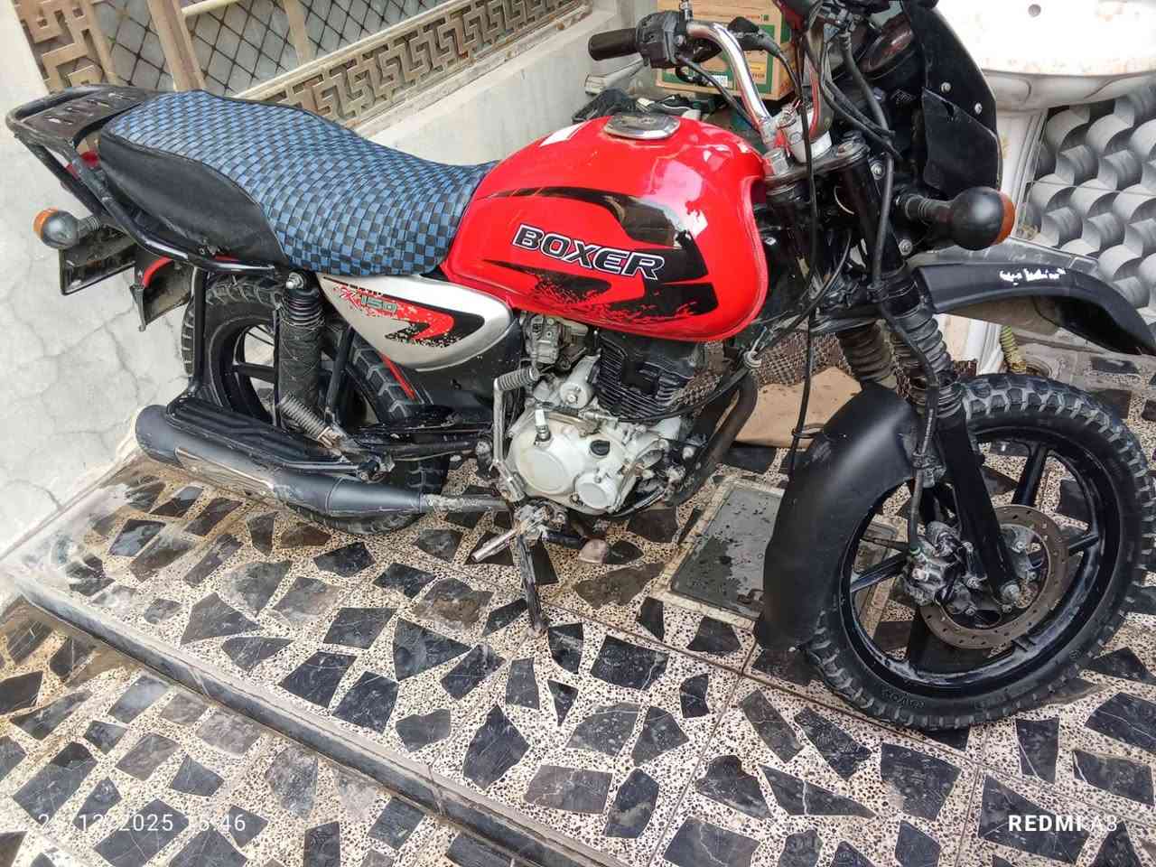 السلام عليكم دراجه بوكسر 2022بشهر 11شكل 23مرقمه رقم بغداد بسمي دراجه نضيفه مثل ما موضح بل صوره الدراجه خير من الله عنوان بغداد البلديات  شارع المصرف *********** تصل وتدلل متواجد واتساب ورصيد
