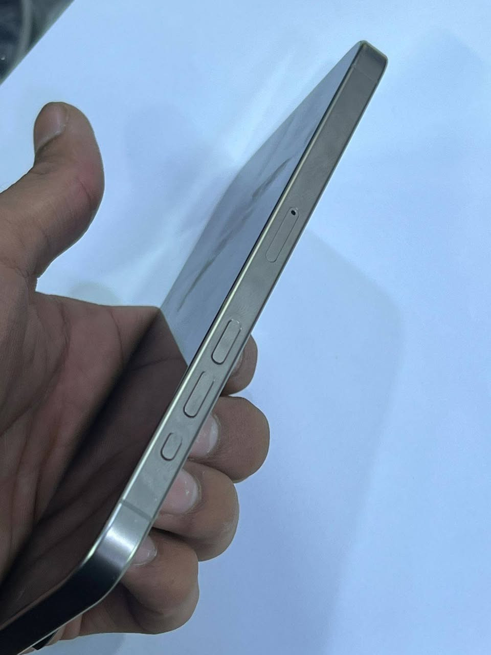 ايفون ١٥ برو ماكس ذاكره ٢٥٦
تيتانيوم شرق اوسط 
بطارية ٨٨٪ 
نظافة ١٠٠٪ استعمال شخصي على أيدي
سعر مليون و٥٠ بي مجال 
مكاني البصرة 
استفسار راسلني خاص


**إذا كنت صاحب هذا الإعلان وتريد حذفه لأي سبب، رجاءا أرسل رسالة إلى الدعم الفني**