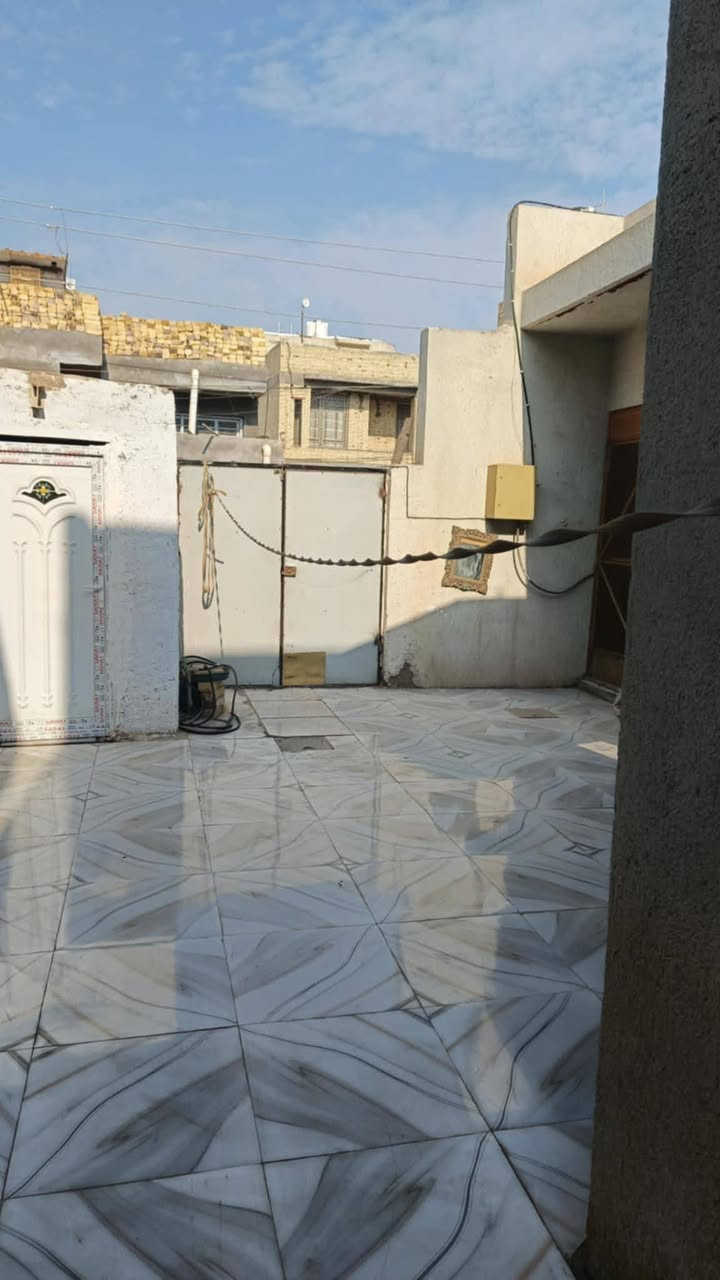 دار للبيع  دور نفط  طابو زراعي سند 25  مساحه 210 متر  بالبدايه  قريب جدآ من عواشه  يحتوي ع ستقبال وصاله   3 غرف واسعه مطبخ حار وبارد  ومناور وصحيات وگراج واسع  سعر 115 بي مجال  مستعجل ع بيعته تواصل  ع رقم راعي لبيت  ***********
