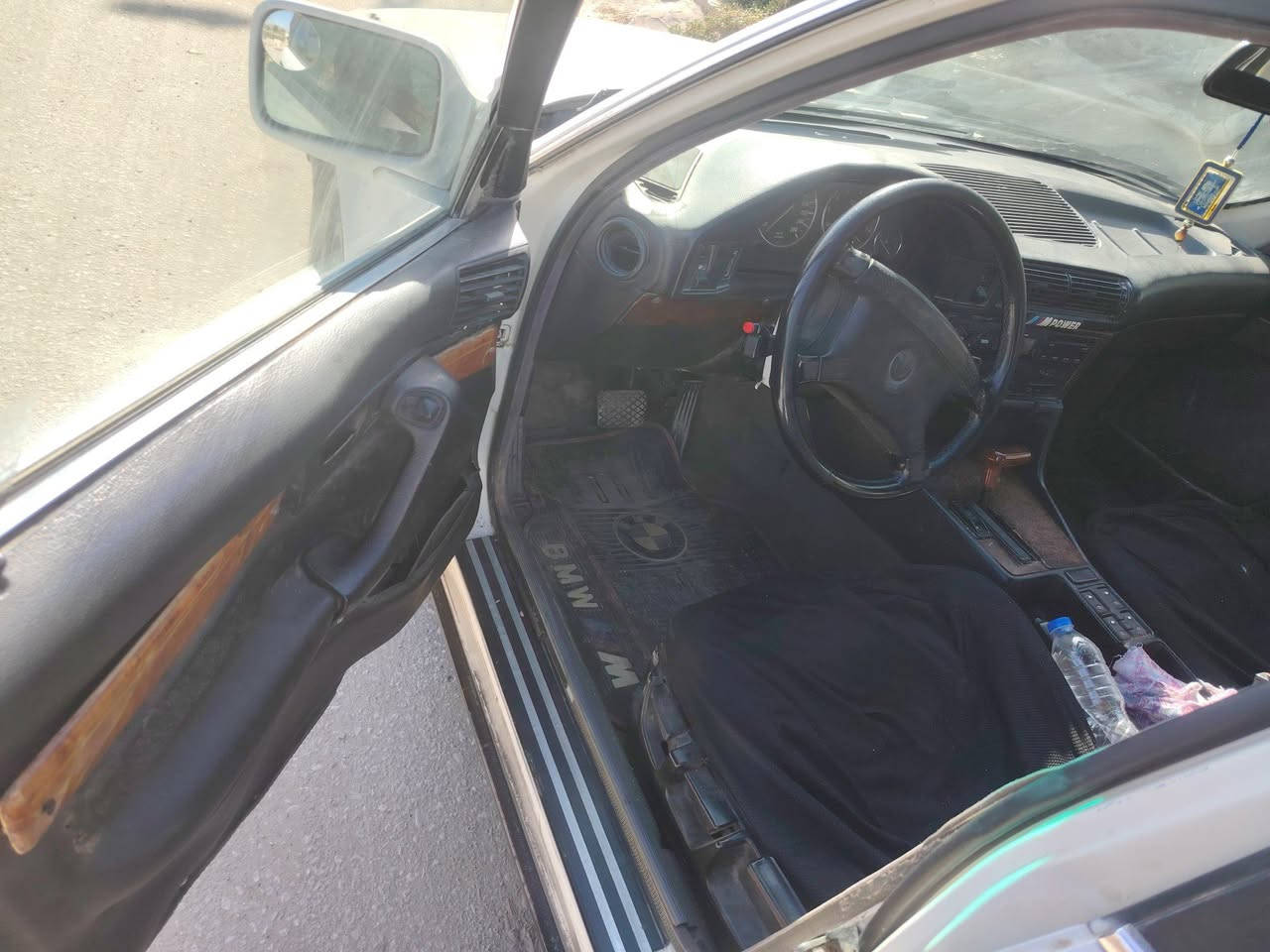 السلام عليكم للبيع بي ام حجم 530 مديل 92 رقم قادسيه نكليزي بسمي سنويه لل 2030 مشروع وطني تحويل مباشر محرك اوكير رأس الثور حداديه جديده تخم تاير جدد كهربايات شغاله تبريد شغال السعر ٤٣ ورقه اوبيه مجال  العنوان دوانيه قضاء الشامية  التواصل اتصل ***********
