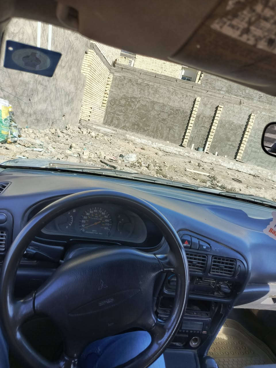 السلام عليكم ميتسوبيشي ميراج كولد مديل 94 محرك وكير مكفولات كشر بلاد لا ضربه ولا صبغ رقم دولي باسمي السعر 25 وبيه مجال حك الجيه مكان السيارة بغداد  الشراي يتصل ***********
