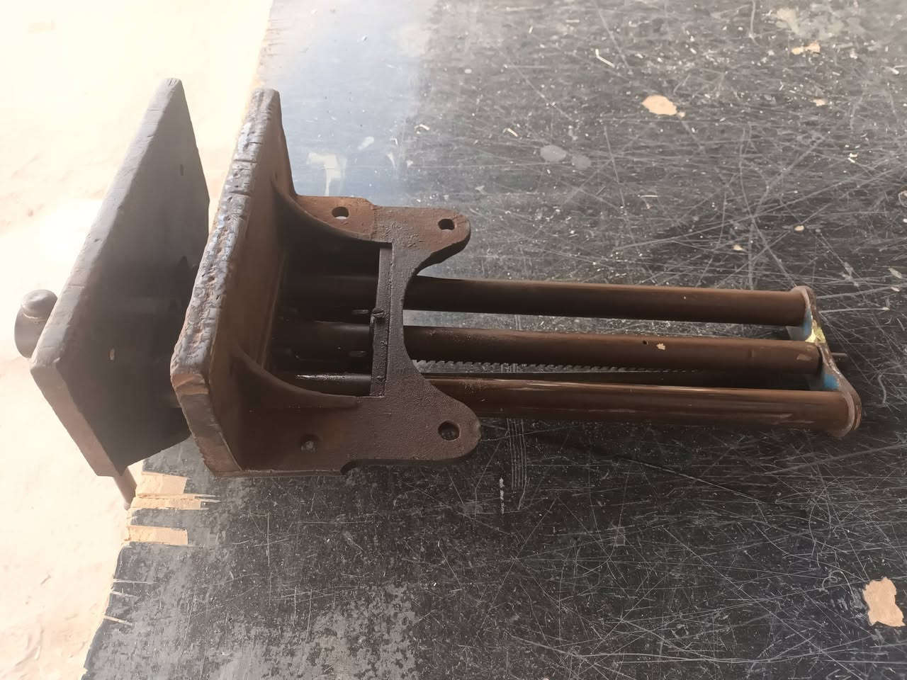 من رخصة الادمن المحترم منكنات وحدة ريكود انكليزي مؤسسة و وحدة ادوات و وحدة مال بطالة مكتوب نوعيته الاتصال على ***********
