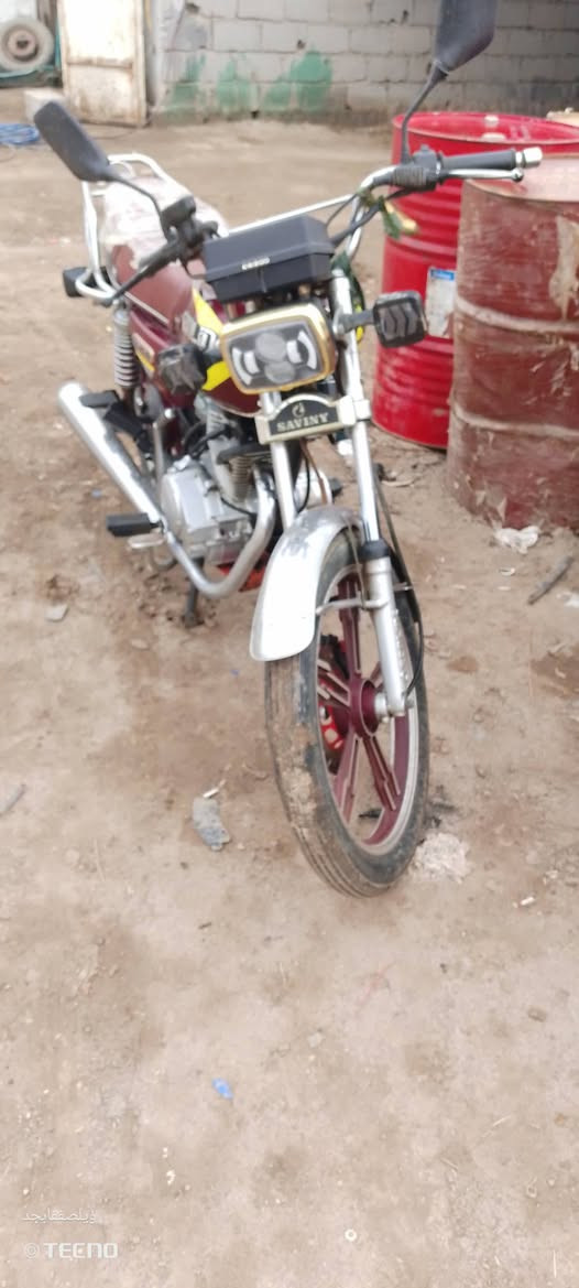 السلام عليكم دراجه سيفان سونلنك٢٣ اصلي ام الختم محرك شرط مامفيلس على وضع الشركه كلهه بلادي  السعر ٦٧٥ وبيه مجال مكان الحمزه الغربي الخميسيه  وراق كامله ***********
