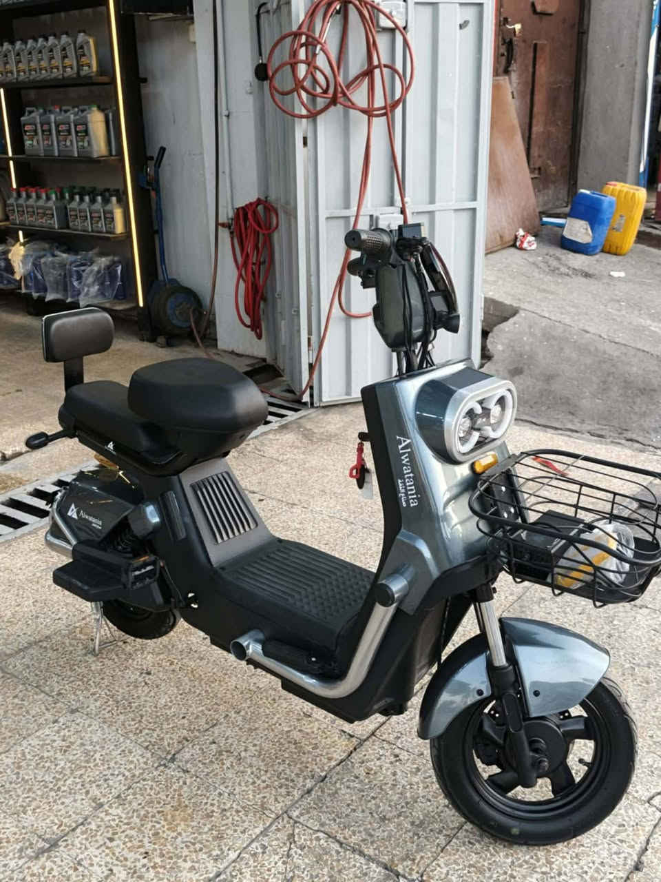 بسم الله... 
ماطور شحن. نظيف اخو الجديد.. بطاريات فول... السعر 360 (***********)
