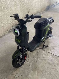 دراجه شحن لبيع بطاريته 32انضاف نقصه فقط ليات وتشتغل على الكارات مديله ...