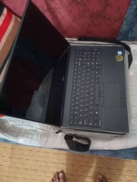 لابتوب دل 7530 كور اي 9 جيل 8 شاشة 15.5 رام 16 هارد واحد تيرا شاشة لمس...