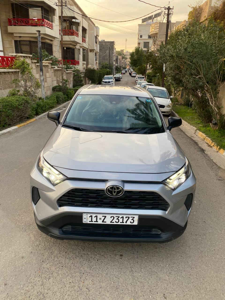 تويوتا راف فور 2023 بدووون إرباك بجم سليم نظافة الشركة
‏رقم بغداد بأسمي الجديد مع هزة جديدة
‏المواصفات :
‏رادار امامي( تحذير تصادم وتوقف) / كامرة خلفية/ شاشة كبيرة/ اللايتات ليد بلادي / كروز سرعة / مود درايف ( سبورت- نورمال- ايكو) / هاند بريك بصمة/ اوتو هولد / ابل كار بلي واندويد اوتو/ تبريد قطعتين///////(
                  ‏السيارة ماشية 38 الف
🌹كير محرك صدر تبريد كهربائي كلهن بوضع الشركة 🌹
                           ⛄مكاني بغداد ⛄
حادث جاملغ خلفي + جزء بسيط من الصندوق
سعر 215 وبي مجال ورة شوف 
                        ***********

‏
