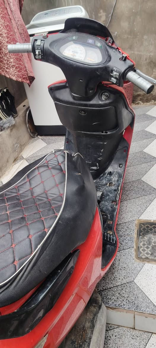 دراجه للبيع مكانها نجف علوه الفحل مكينتها فول ما مفتوحه ما عايزه الدراجه شوف العين 
450وبيها مجال 
***********
