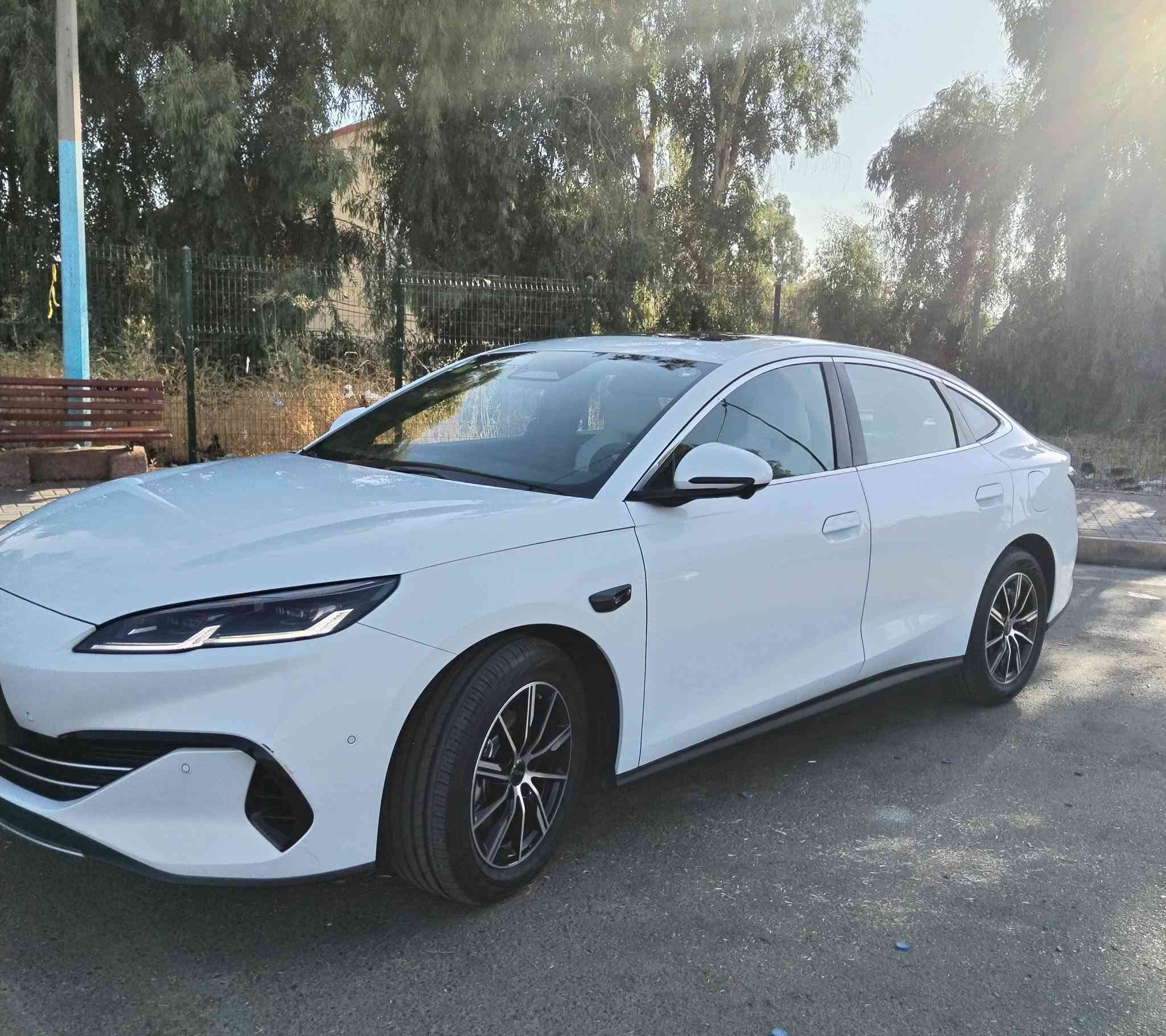 BYD 06 2025 فوووول مواصفات رقم اربيل الجديد 
بانوراما، قيادة الية، ١٣ كاميرا، اصطفاف ذاتي، رادارات امامية خلفية جانبية، نقاط عمياء، كشن كهرباء، حساسات امامية خلفية ومحيطية، مودات قيادة، ويل R17، لايتات زينون، كشنات جلد رياضي، اوتو هولد، تحكمات سترين

السيارة مكفولة كفالة عامة
ماشية 9000 اخت الزيرو
سعر 175 ورقة بيها مجال بسيط
 السيارة مكانها بغداد
للتواصل
***********
