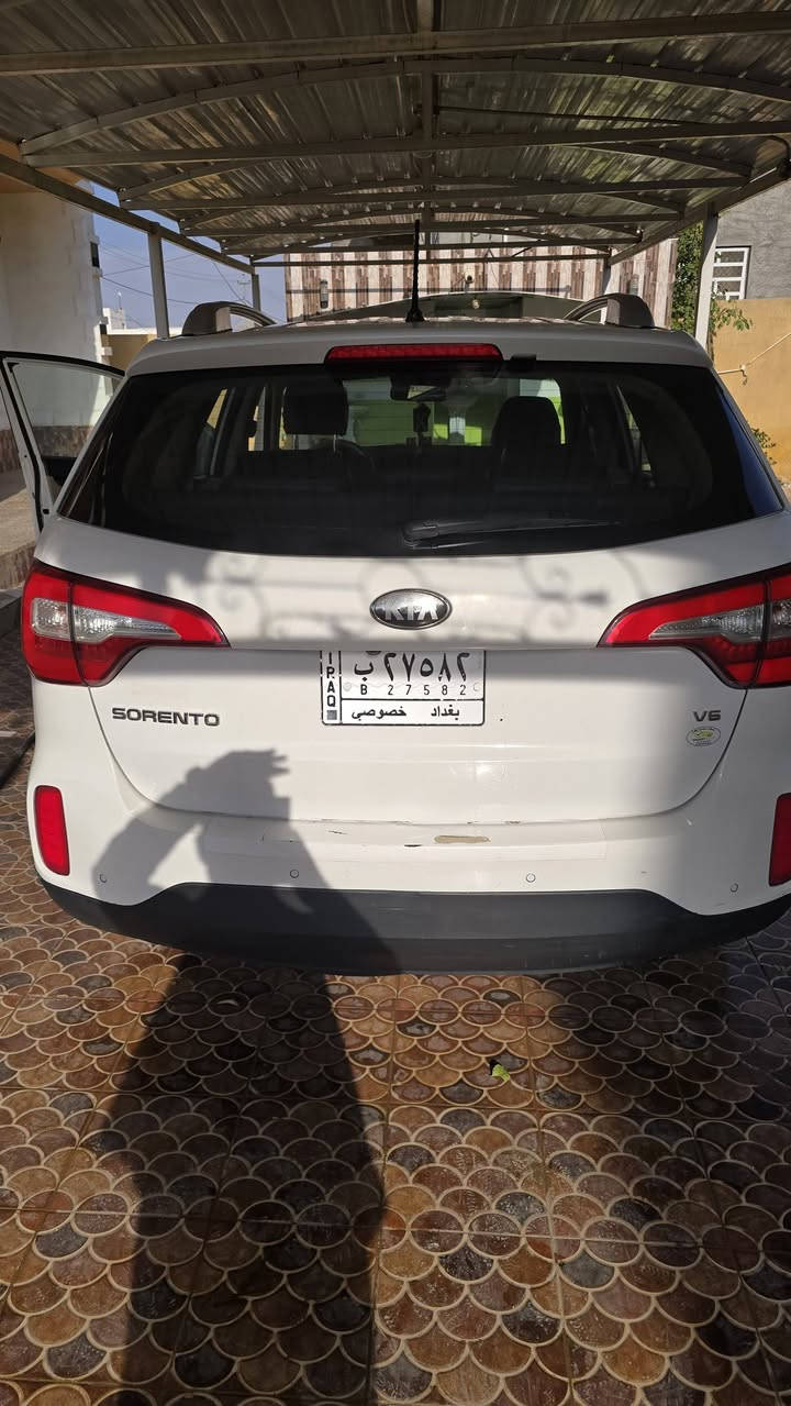 سورنتو موديل ١٤ فول مواصفات خليجي مكفولة كفالة عامة للبيع او مراوس حسب القناعة العنوان رمادي اتصال ***********
