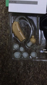 سماعات شحن وليس بطارية صوت واضحه جدآ جدآ صنع برطاني الاتصال على ٠٧٧٠٨٨...