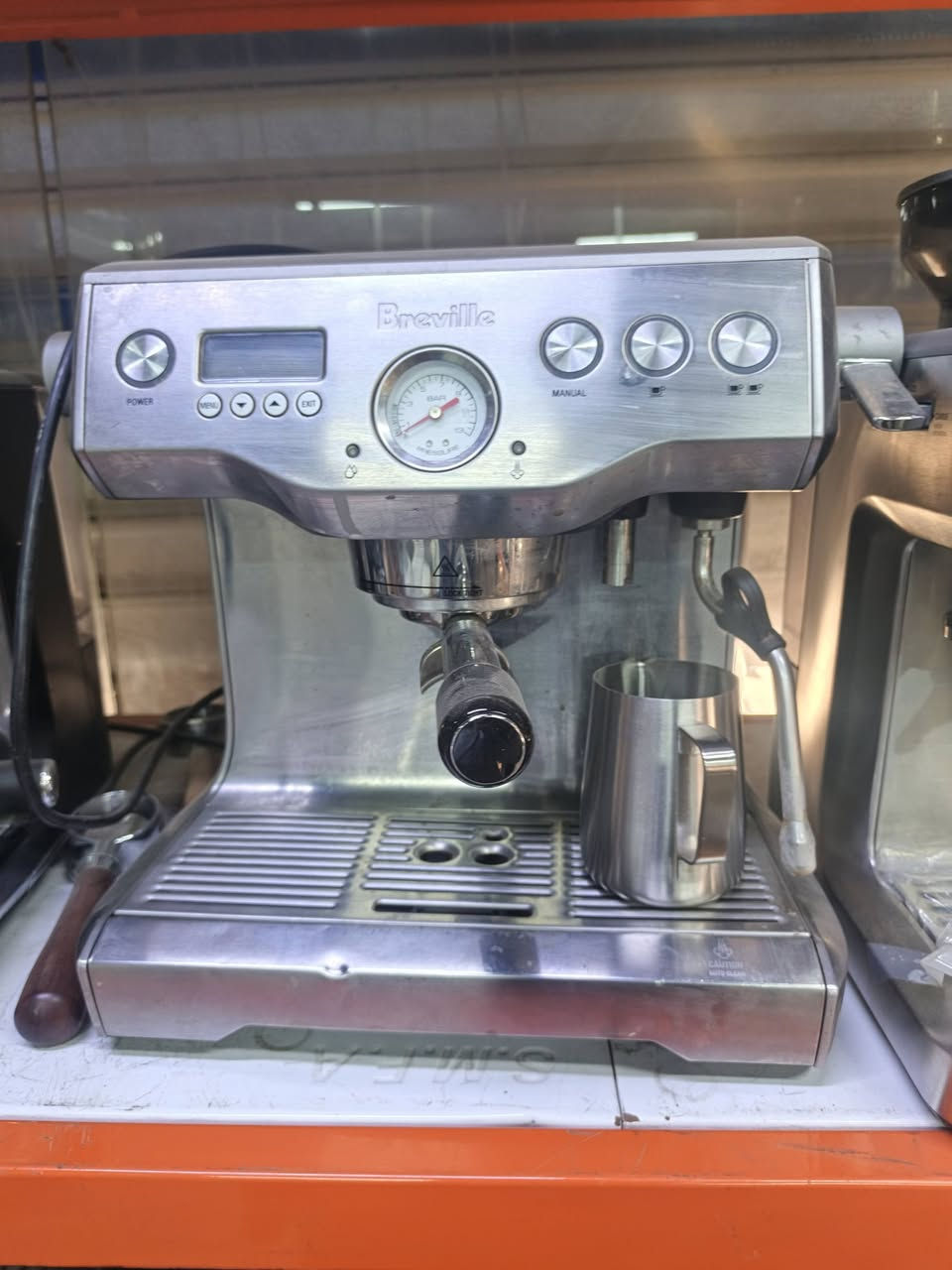 متوفر مكاين قهوه تواصل ***********
