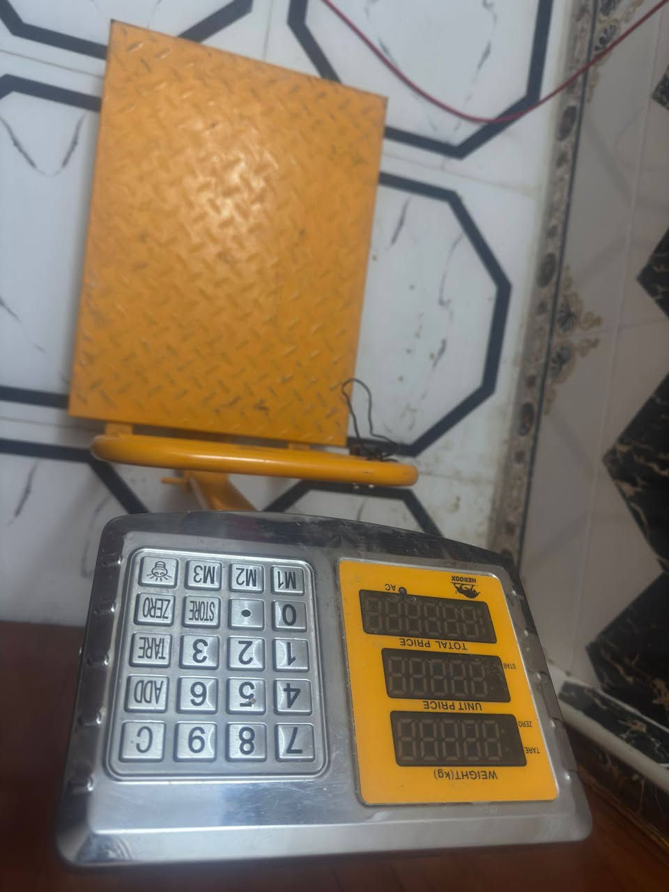 سلام عليكم
للبيع ميزان مال دجاج ما مسخدم فقط 10 أيام السعر 90 وبيه مجال الشراي ينتصل ***********
