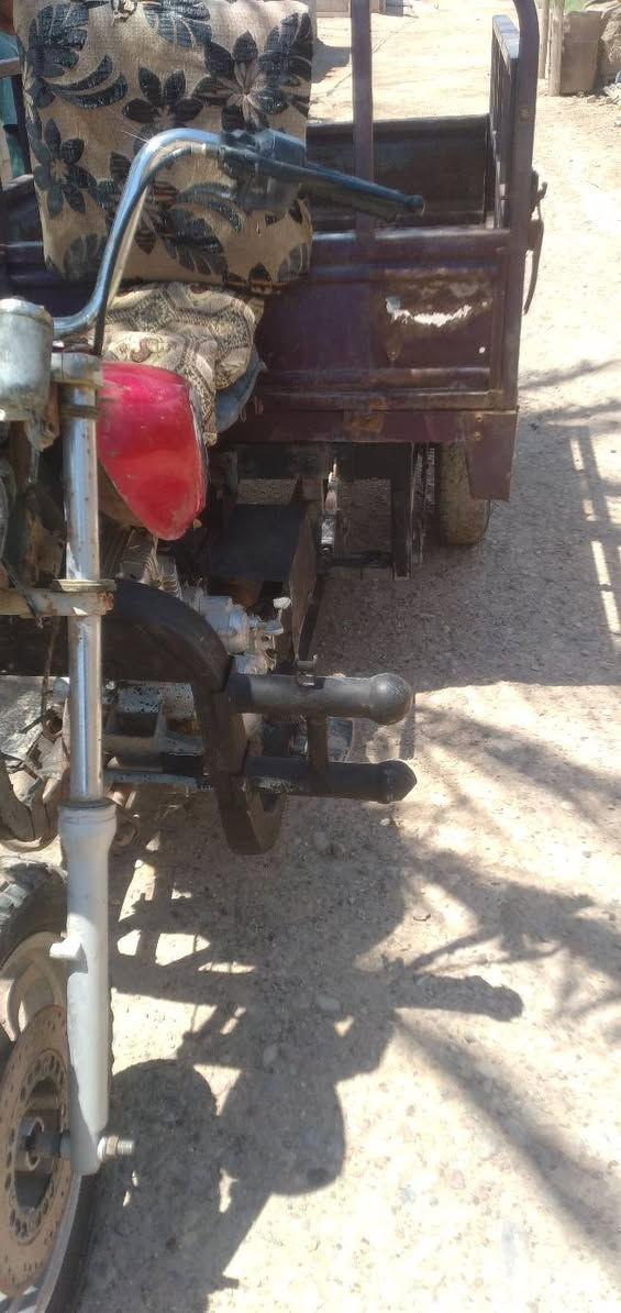ستوتة دايوان
محرك أم طير بيه
سعر 500 
وبيهة مجال 
***********
