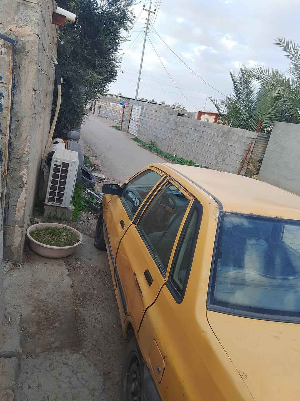 سايبا 2011 رقم بغداد انكليزي بأسمي سنويه لنهايه 2030 
مصفره هيئه وغرامه 
كير محرك مكفولات مكينه قبل شهرين مبدلها انطيك القديمه وياها
نوزلات فيت بم باتري كله جديد
سعرها (23 وبيها مجال للشراي)
مكاني بالتاجي ع زمله حمدي
*********** بي واتساب 
***********
