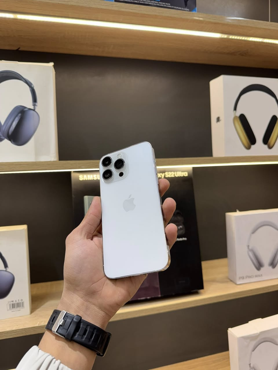 🤍iPhone 14 Pro Max🤍
السعر فقط 499$ دولار فقط ❤️‍🔥
الذاكرة 128GB 🫡
بطارية 🔋 91% بلادي 
الجهاز كله بلادي بدون اي عيب 
لون ابيض حيل حلو الجهاز كلشي بلادي وشغال
مكاني اربيل  للتواصل واتساب :***********
