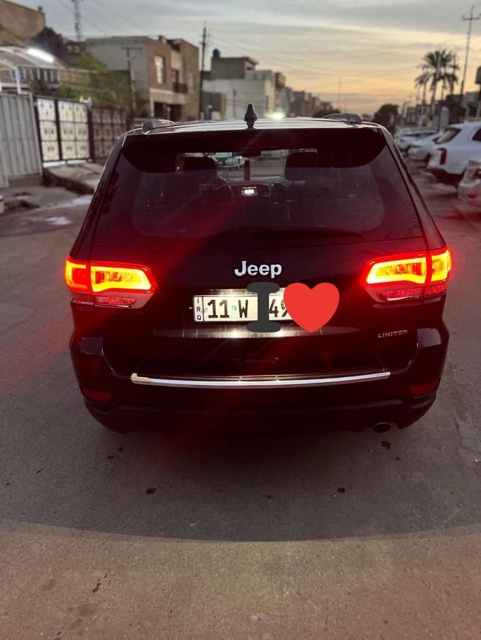 للبيع فقط بدون مراوس
جيب 2015 
وارد امريكي فول السياره 
بيها 3قطع صبغ فقط 
للاستفسار 
***********
