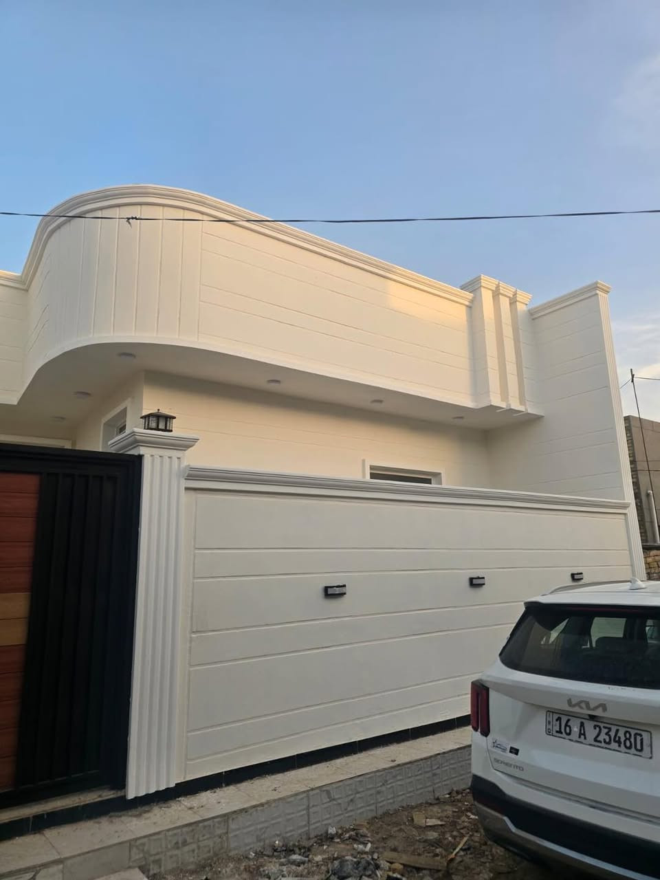 دار البيع  طابو زراعي 
سند 25 حي الجامعه
———————
قرب شارع 20 الحولي
المساحه 200 م
الواجه 10م
———————
طابق واحد بناء حديث وغيررمسكون
محتويات الدار
غرف 2/ استقبال/صاله/مطبخ/صحيات 2/بيتونه
كراج سياره
———————
للاستفسار
مراجعة مكتب النخبه للعقارالكائن العروبه شارع المتحف
قرب كودو كودو
اوالاتصال
***********
***********
