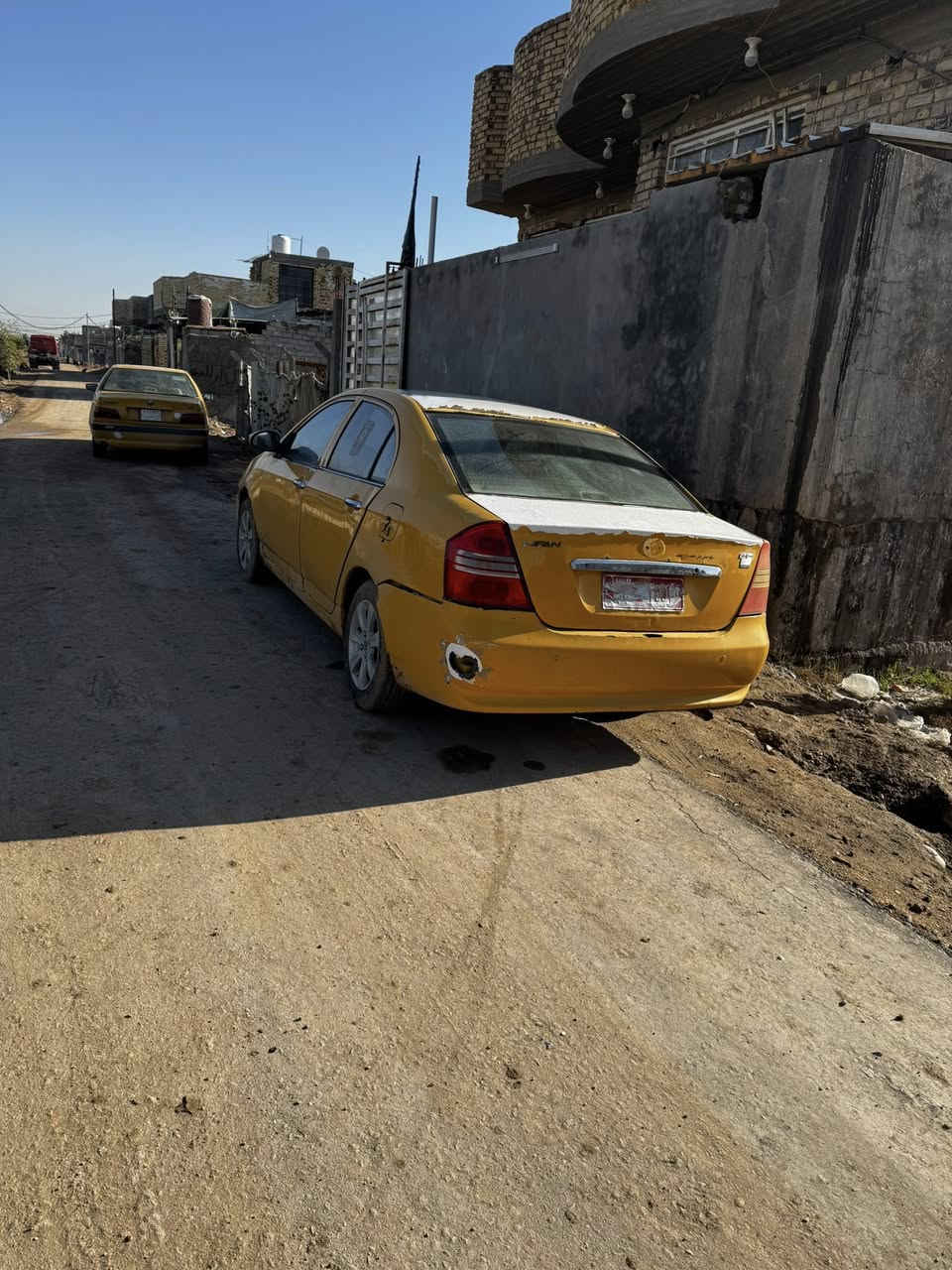 سلام عليكم الفان 620البيع رقم احمر بابل بدون راعي ابيع كوم حديد كير جديد حداديه حديده كهربيات كله شغاله تخم تابر جديد مكاني حله مركز سعر ١٢ وبها مجال ***********
