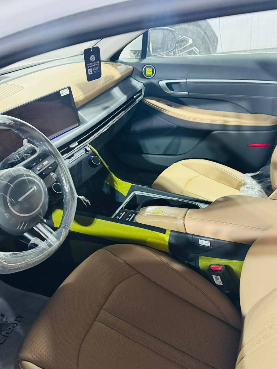 سلام عليكم
للبيع سوناتا 2025هايبرد سياره زيرو ماشيه 600كيلو 

فول واحد ع واحد بنروما مكان السياره كربلاء 
الاستفسار الاتصال ع ***********
