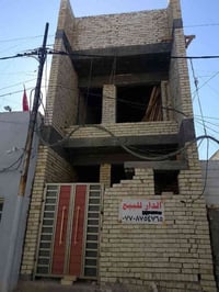 نصف قطعة للبيع المدينة قطاع 69 هيكل البناء طابقين وبيتونة وستاير توالي...