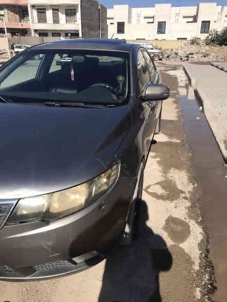 السلام عليكم 
مرخصة الادمن 
سيراتو ٢٠١١ 
باسمي رقم بغداد خليجي ماشيه ٢٠٠الف
محرك مجفت 
مكان السياره بغداد الكاظميه (الطي) 
فول مواصفات بصمتين سلايد تحكمات جه وحده حساس خلفي كامره 
السعر ٩٠ وبيها مجال للطيبين ***********
