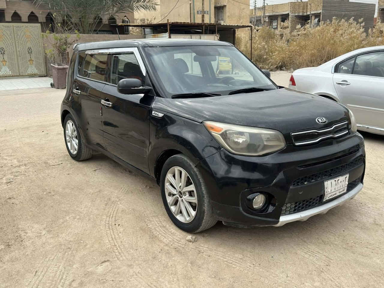 السلام عليكم
صول موديل 2017. مريكيه بيه جاملغ خلفي فقط بدون ارباك. وبيه رشات بسيطه اثر شخوط بجم كبس.  مكينه الفين. تبريد ابيانو
تحكمات. شاشه كامره.
تخم تاير. حداديه لوك. باتري جديد مكينه وتراي زيرو. مال جنيان. 
رقم قادسيه تحويل مباشر. السعر 96
وبيه مجال.  مكاني بابل ناحية ابي غرق 
***********.واتساب. اتصال خادم
