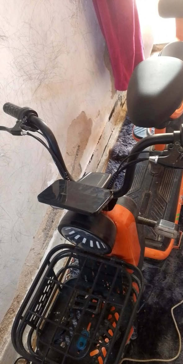 سلام عليكم دراج شحن حجم 14جديدة صار اسبوع من جبتها  سعر 3000رقمي ***********
