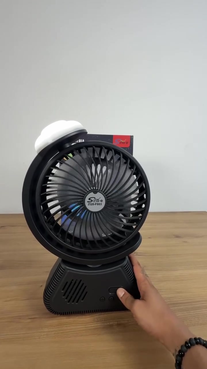 مروحة سبيكر + ضوء803
الميزات:
مروحة بتصميم عصري وبسيط مع مكبر صوت واضاءة LED
3 ريش للمروحة مع ثلاث سرعات للتشغيل بطارية من الليثيوم ذات سعة كبيرة 6000 مللي امبير ازرار للتشغيل والايقاف والتحكم بالصوت والسرعة والضوء
المدخلات: USB,TF,DC 5V, بلوتوث
منفذ نوع تايب سي مع الكيبل
زر خلفي للتشغيل والايقاف
المنتج يعمل على الشحن الكهربائي
الطاقة: 10 واط
ابعاد المنتج: القطر 26 * الارتفاع 42 سم طول السلك: 25 سم

السعر 28الف شامل التوصيل


**إذا كنت صاحب هذا الإعلان وتريد حذفه لأي سبب، رجاءا أرسل رسالة إلى الدعم الفني**